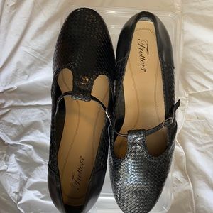 Black trotters women’s shoes